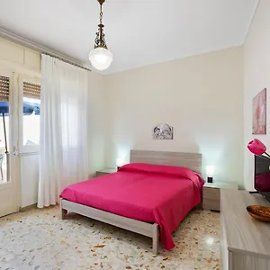 Tra Il Centro E Il Mare Con Terrazzo Aci Castello